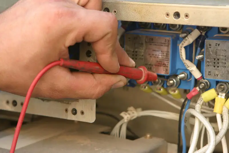 Diagnóstico elétrico em sistema de climatização